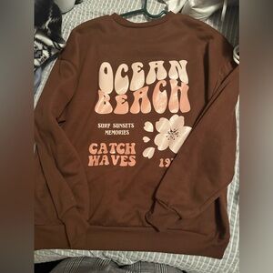 Trendy ocean beach crew neck
